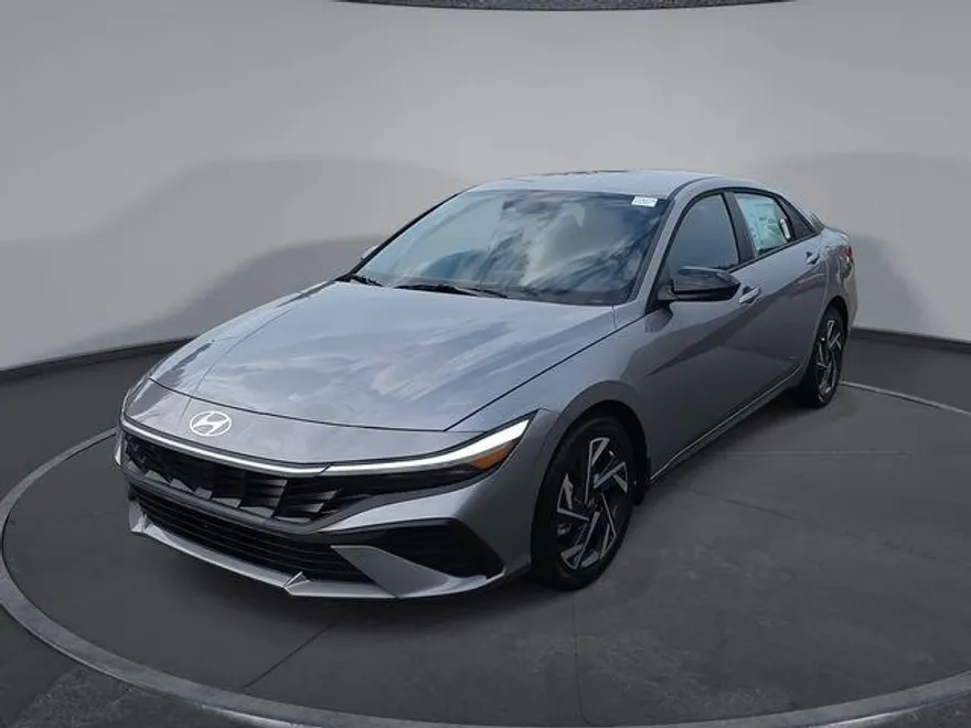 2025 Hyundai Elantra SEL Sport photo 1
