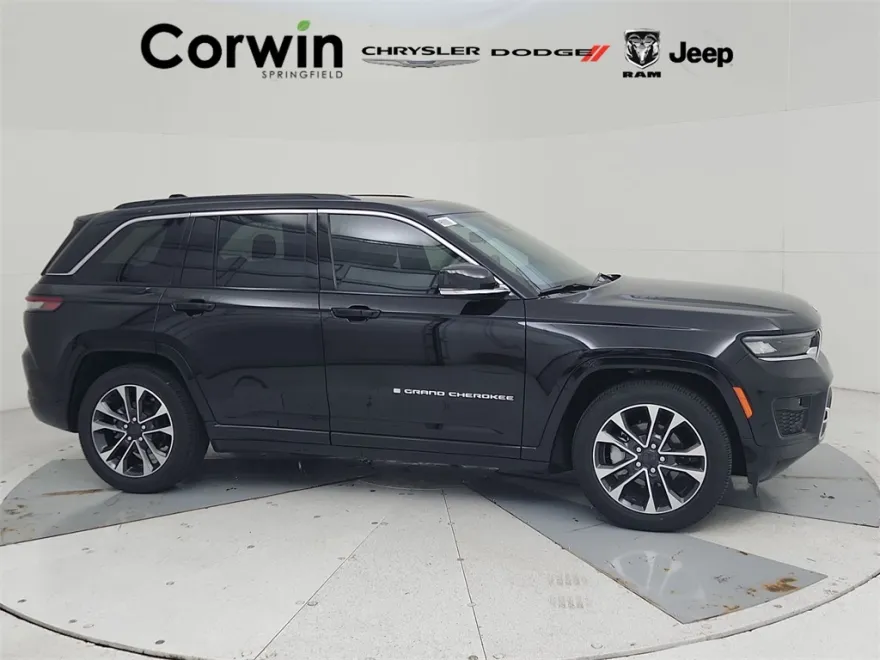 2025 Jeep Grand Cherokee Overland photo 1