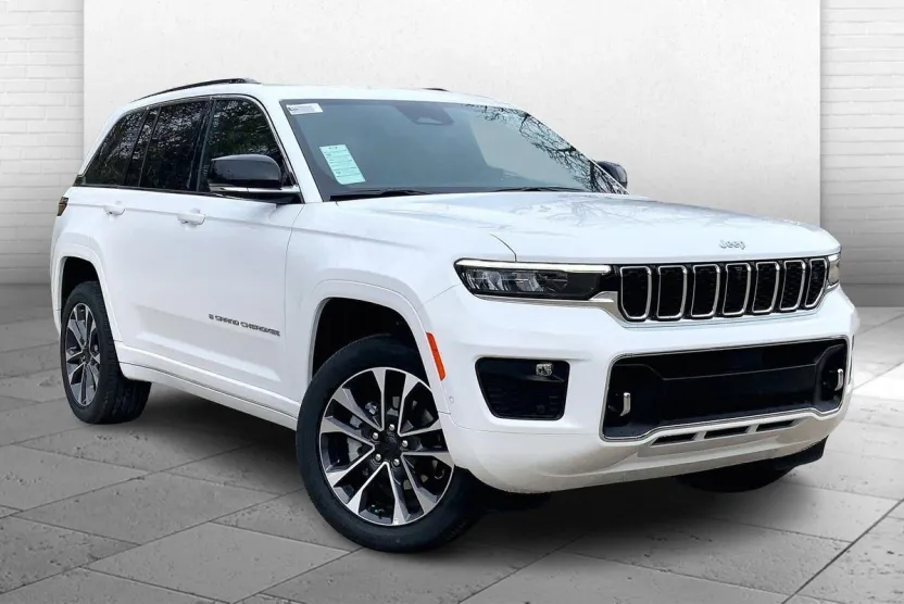 2025 Jeep Grand Cherokee Overland photo 1