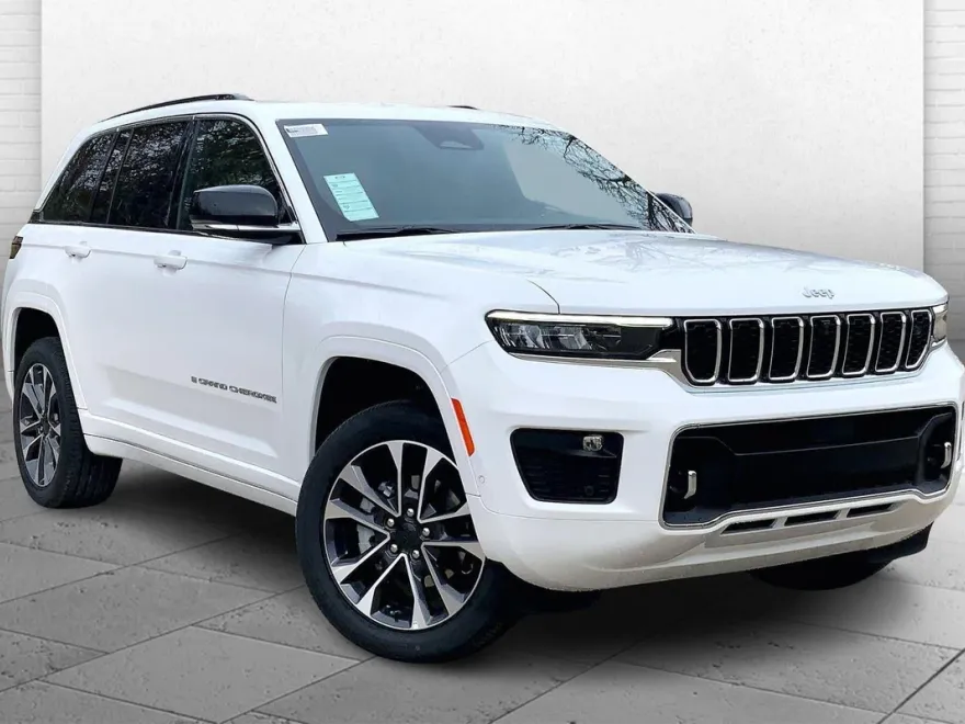 2025 Jeep Grand Cherokee Overland photo 1