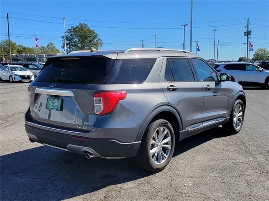 2023 Ford Explorer Limited photo 1