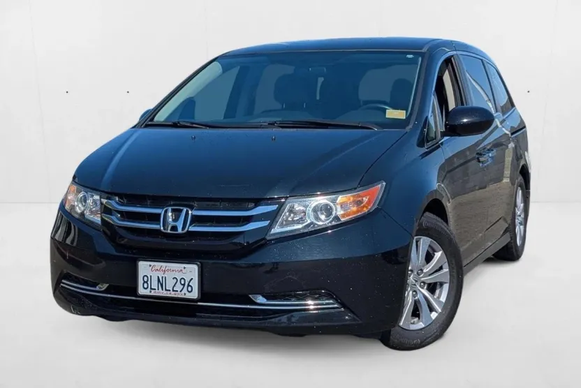 2016 Honda Odyssey SE photo 1