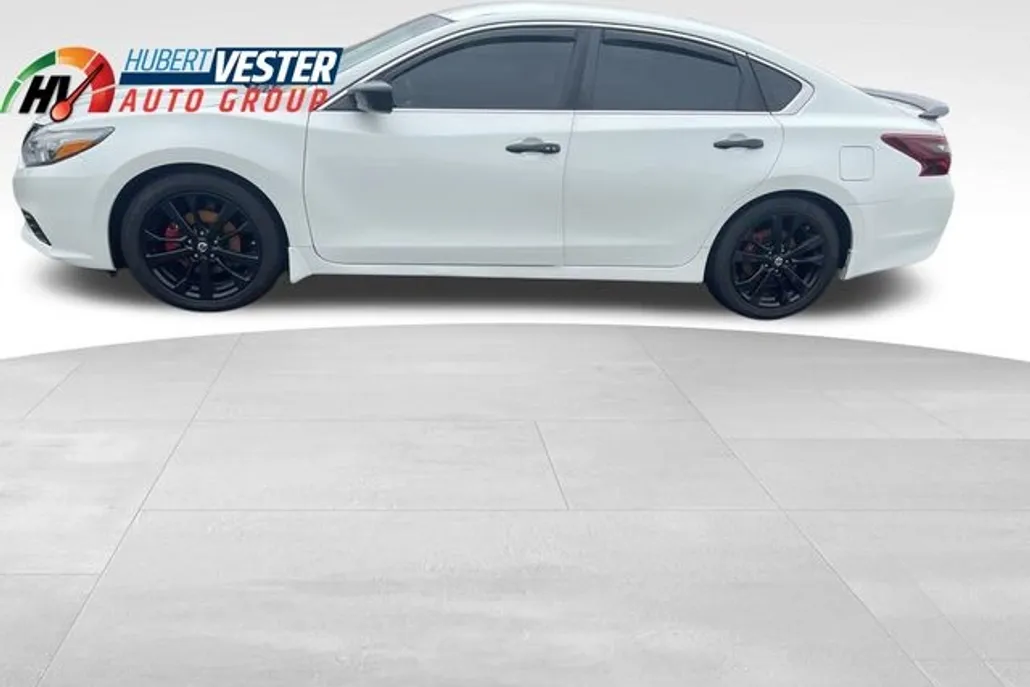 2018 Nissan Altima 2.5 SR photo 1