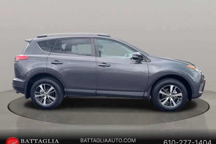 2017 Toyota RAV4 XLE Sport photo 1