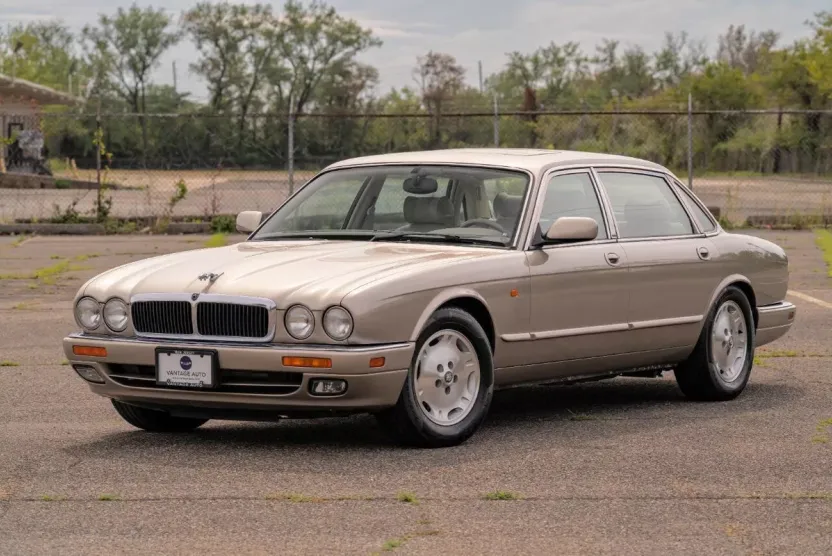 1997 Jaguar XJ L photo 1