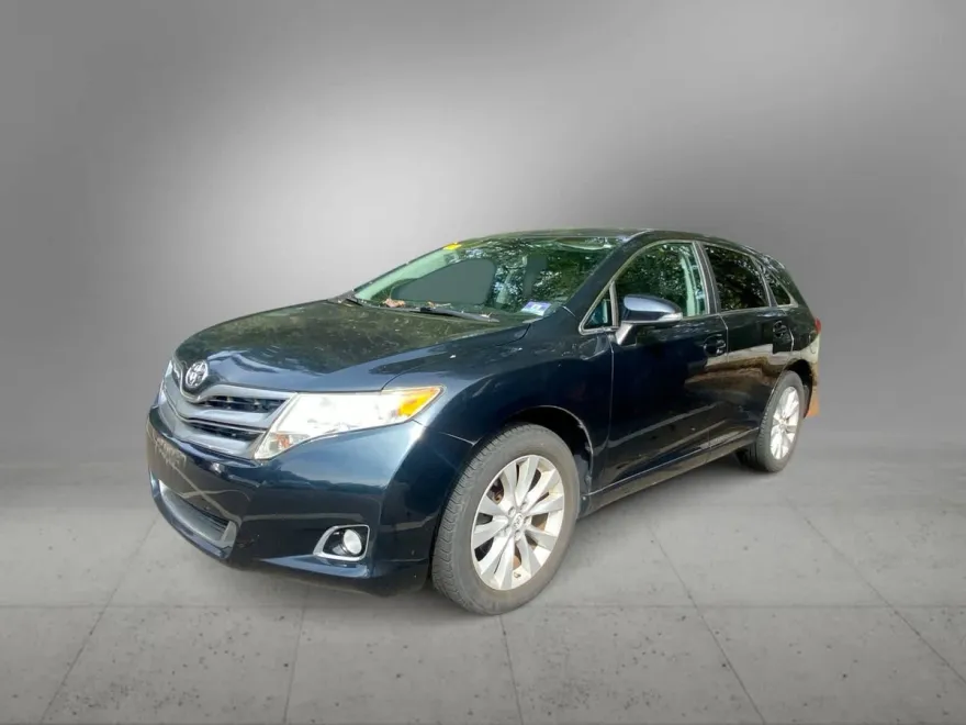 2013 Toyota Venza LE photo 1