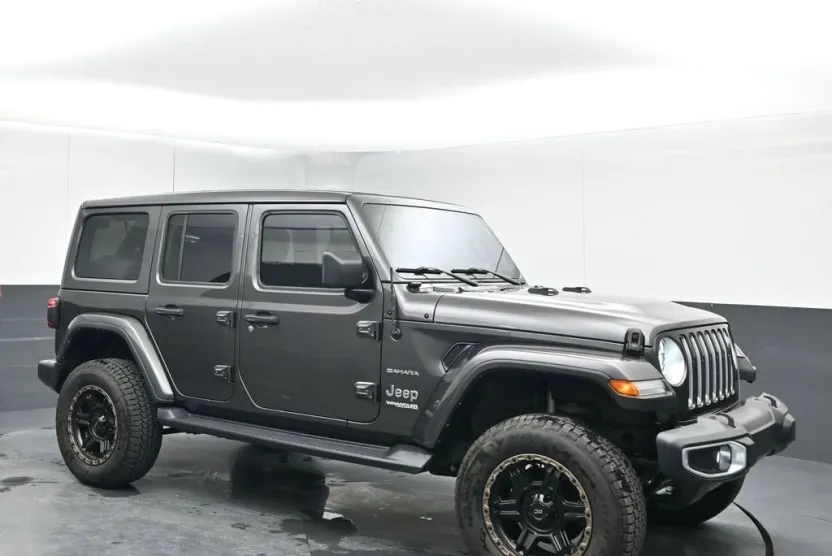 2021 Jeep Wrangler Unlimited Sahara photo 1