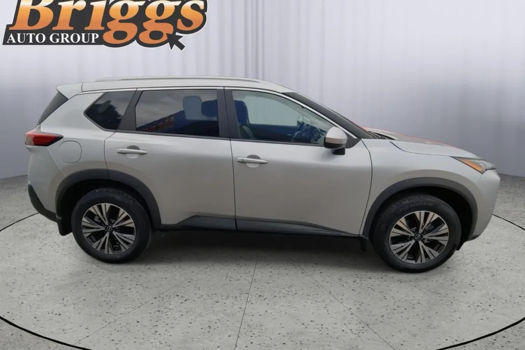 2023 Nissan Rogue SV photo 1