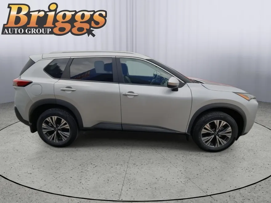 2023 Nissan Rogue SV photo 1
