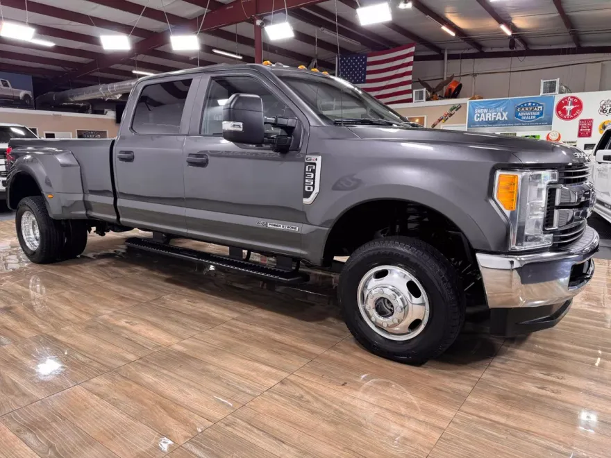 2017 Ford F-350 photo 1