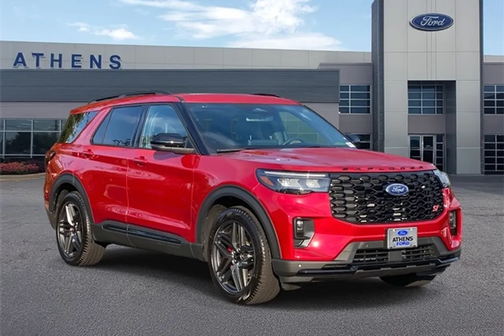 2025 Ford Explorer ST photo 1