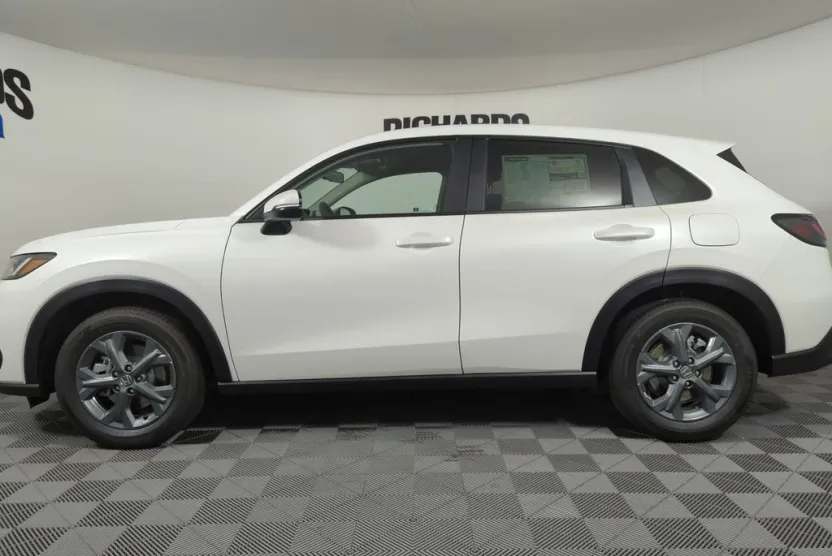 2026 Honda HR-V LX photo 1