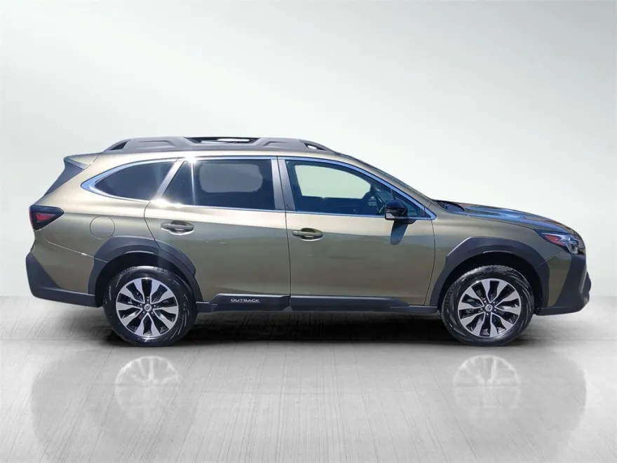 2025 Subaru Outback Limited photo 1