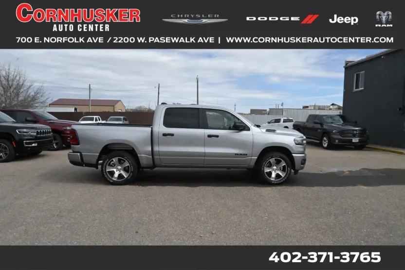 2025 Ram 1500 Tradesman photo 1
