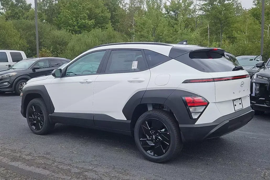 2026 Hyundai Kona SEL photo 1