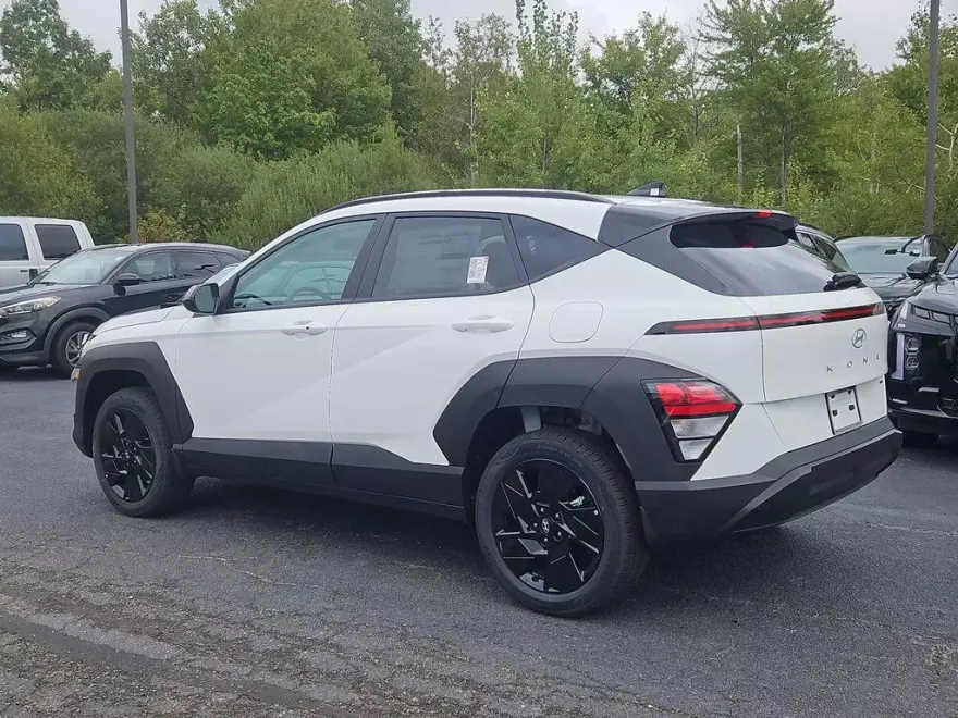 2026 Hyundai Kona SEL photo 1