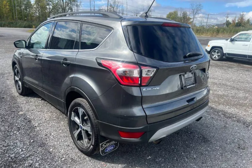2018 Ford Escape SEL photo 1