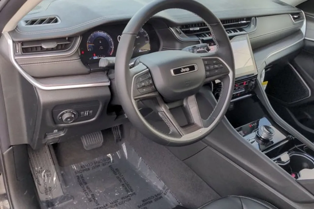 2021 Jeep Grand Cherokee Limited photo 1