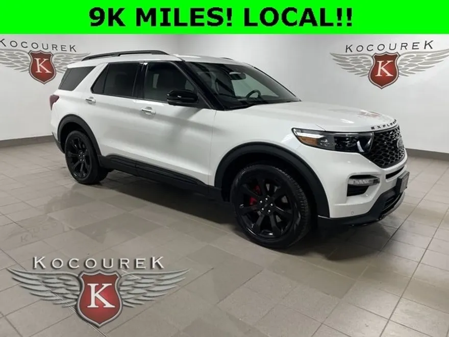 2023 Ford Explorer ST photo 1