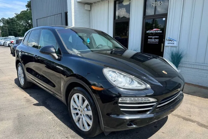 2011 Porsche Cayenne S photo 1