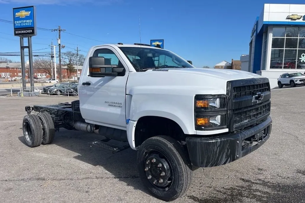 2024 Chevrolet Silverado 5500HD Work Truck photo 1