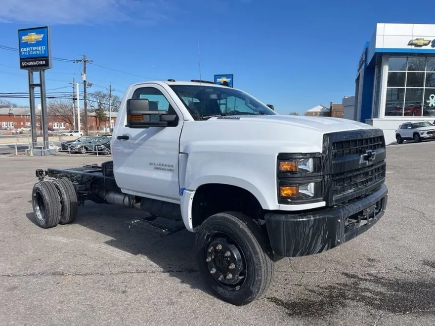 2024 Chevrolet Silverado 5500HD Work Truck photo 1