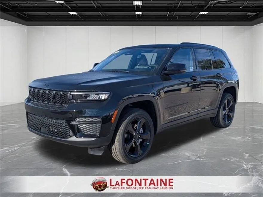 2025 Jeep Grand Cherokee Altitude photo 1