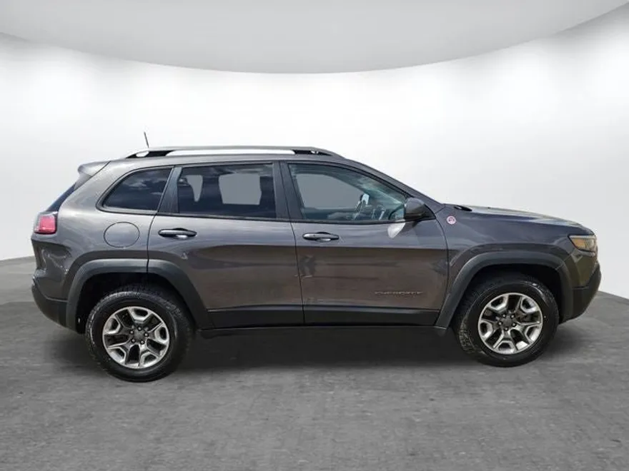 2019 Jeep Cherokee Trailhawk photo 1