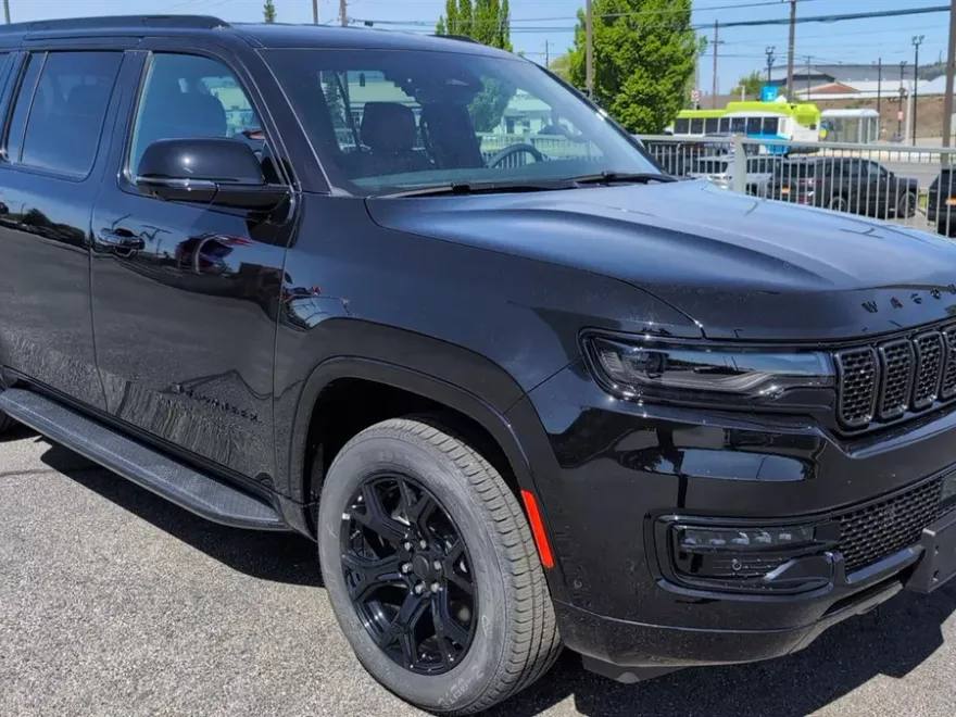 2025 Jeep Wagoneer L Carbide photo 1