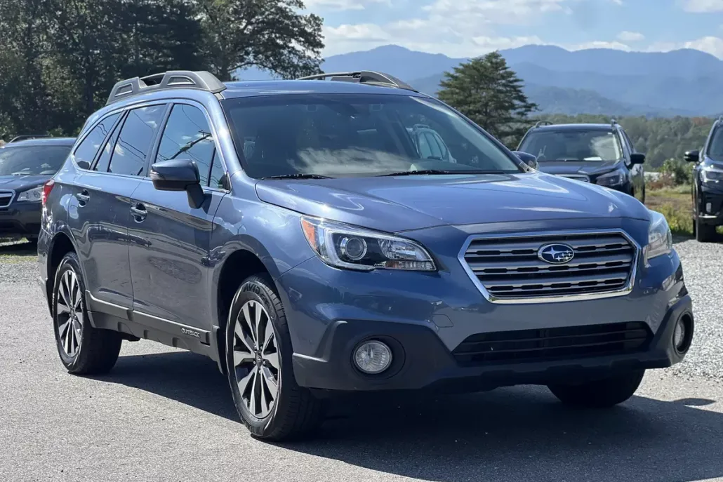 2017 Subaru Outback Limited photo 1