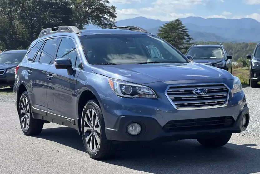 2017 Subaru Outback Limited photo 1