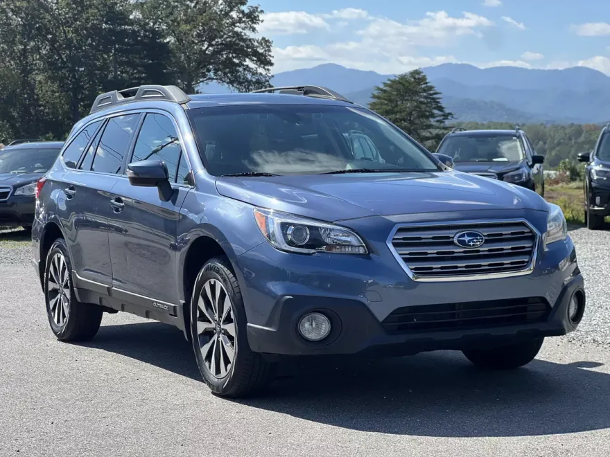2017 Subaru Outback Limited photo 1
