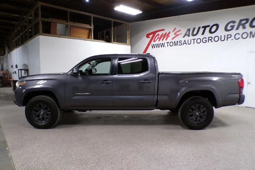 2021 Toyota Tacoma SR5 photo 1