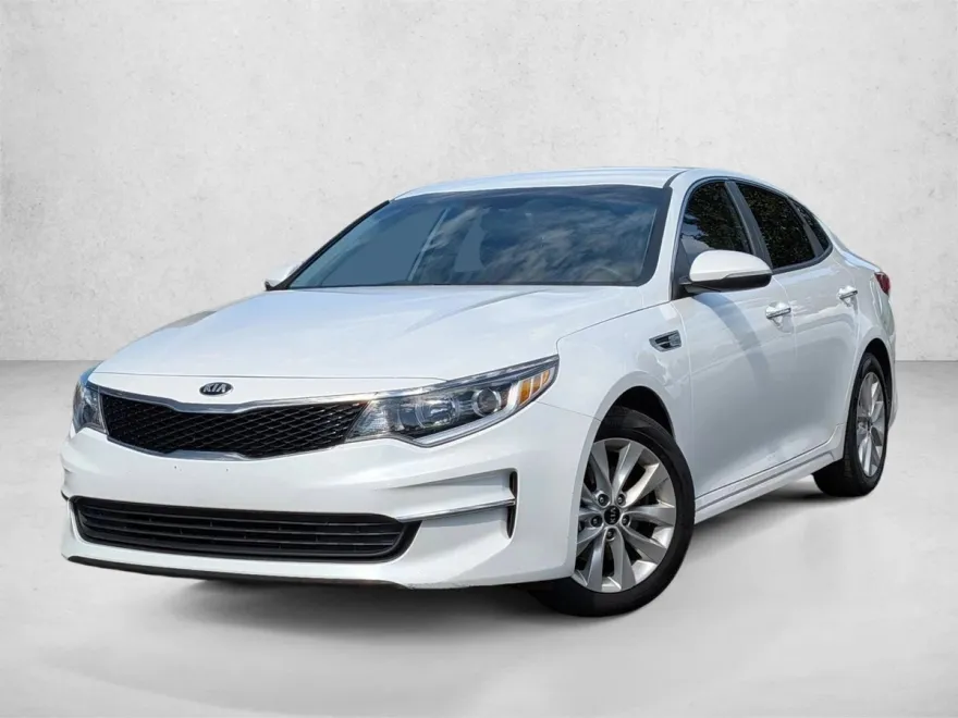 2018 Kia Optima LX photo 1