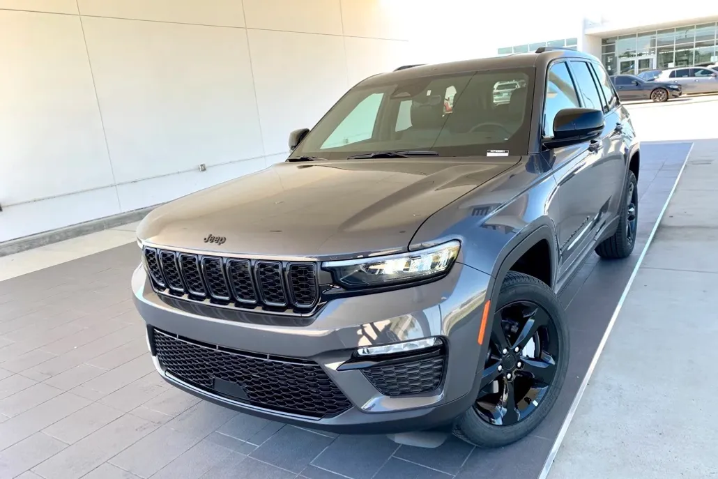 2025 Jeep Grand Cherokee Limited photo 1