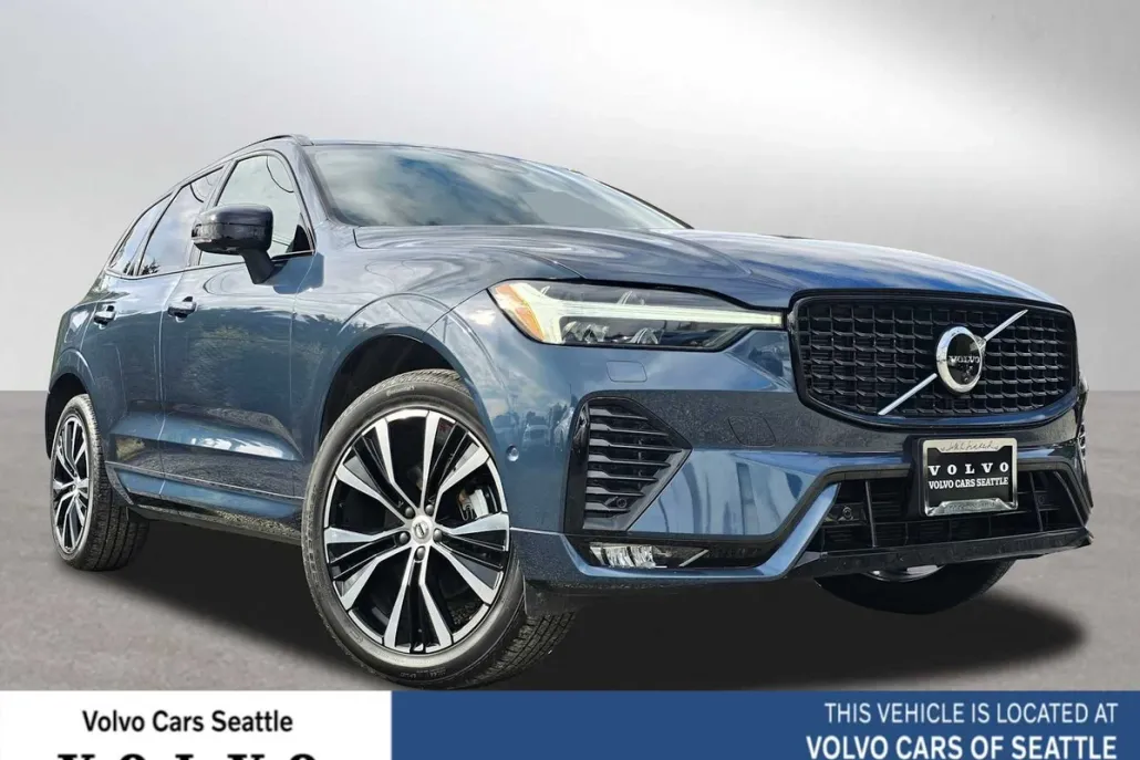 2025 Volvo XC60 B5 Plus photo 1