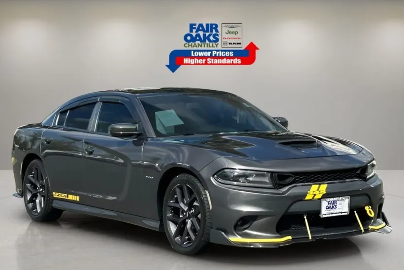 2019 Dodge Charger R/T photo 1