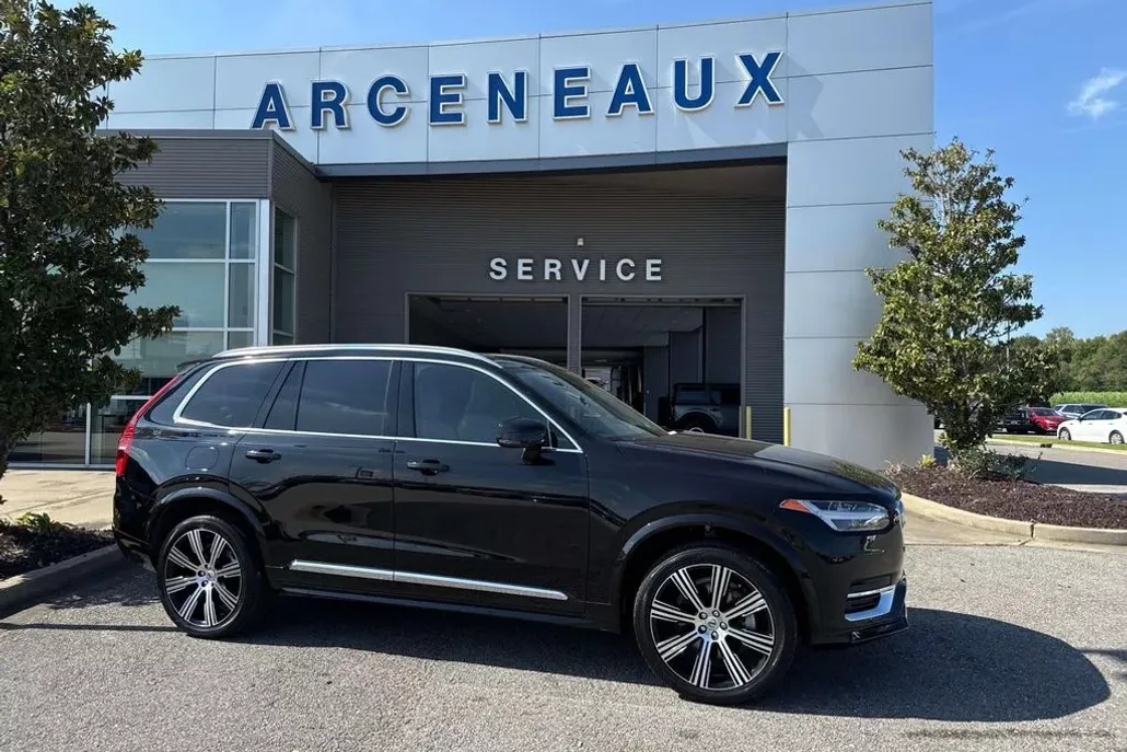 2023 Volvo XC90 Ultimate photo 1