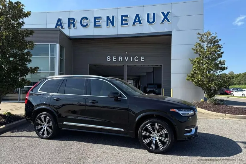 2023 Volvo XC90 Ultimate photo 1
