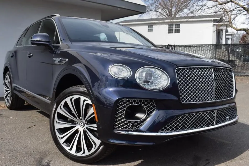2021 Bentley Bentayga V8 photo 1