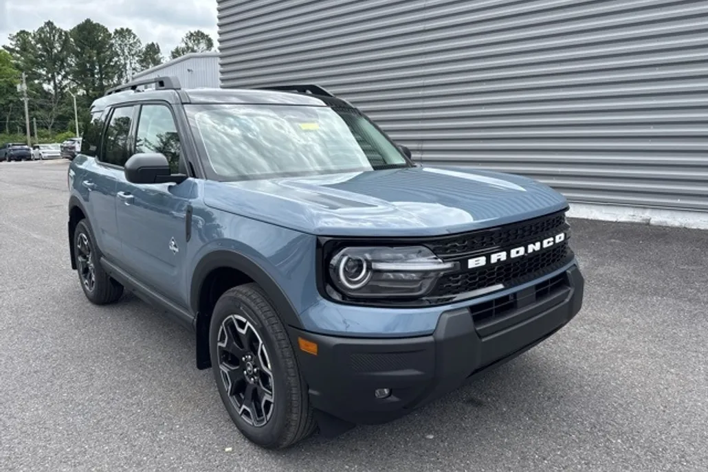 2025 Ford Bronco Sport Outer Banks photo 1
