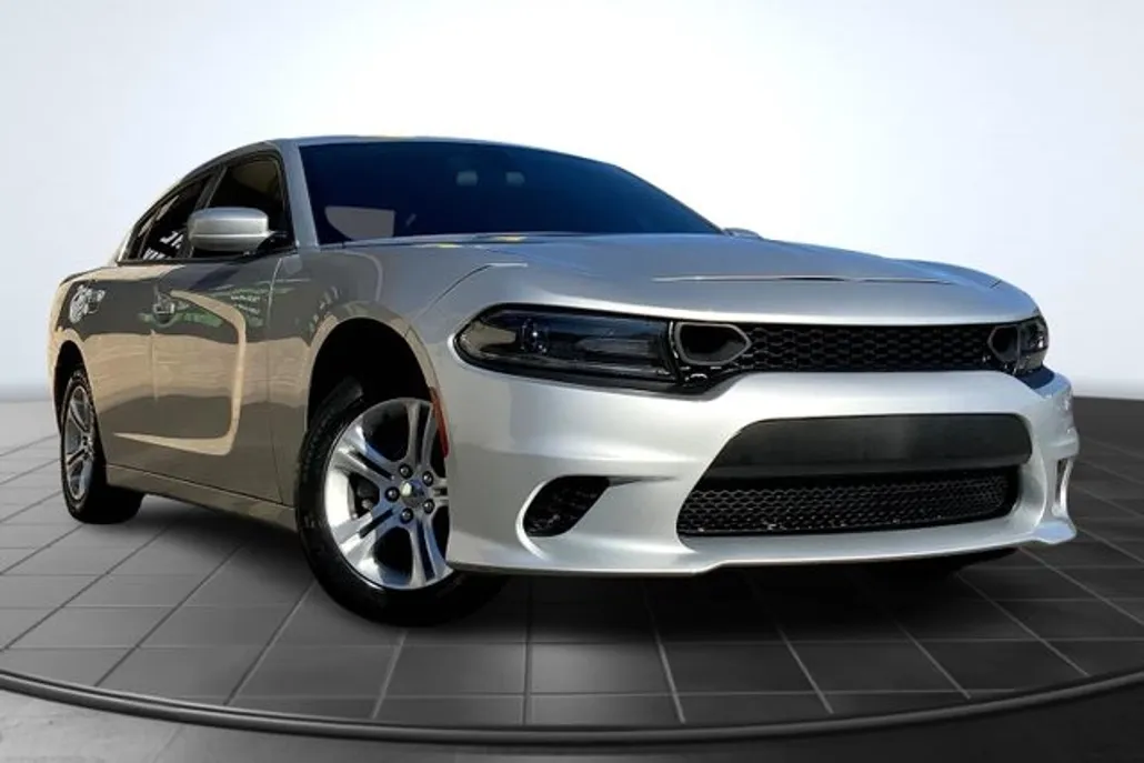 2020 Dodge Charger SXT photo 1