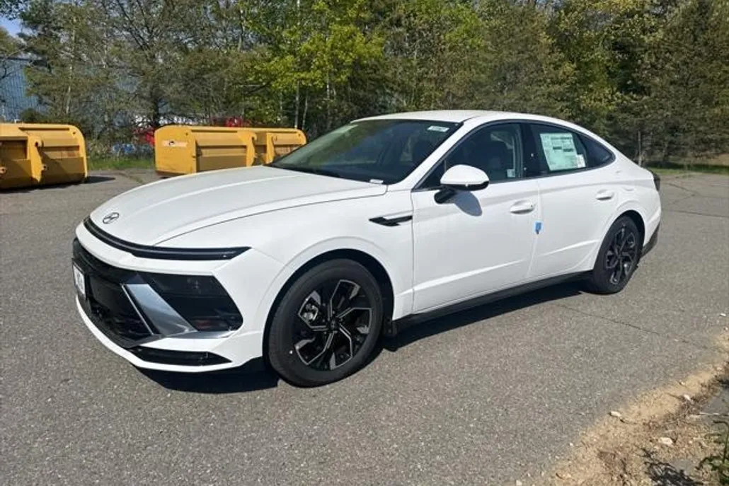 2025 Hyundai Sonata SEL photo 1