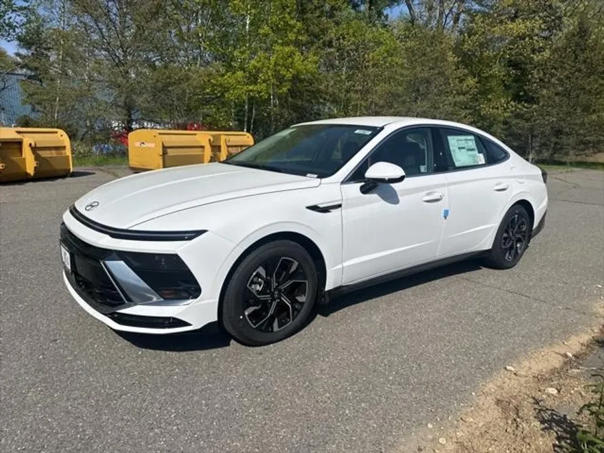 2025 Hyundai Sonata SEL photo 1