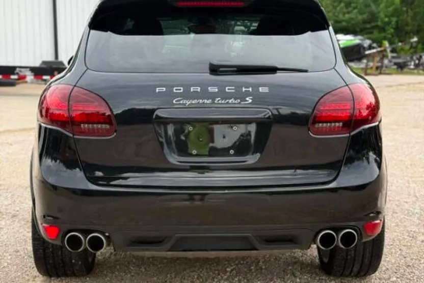 2014 Porsche Cayenne Turbo S photo 1