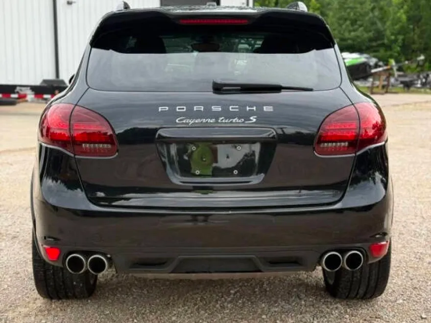 2014 Porsche Cayenne Turbo S photo 1