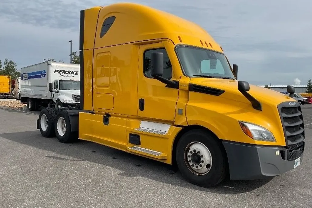 2022 Freightliner Cascadia 126" Sleeper Cab photo 1