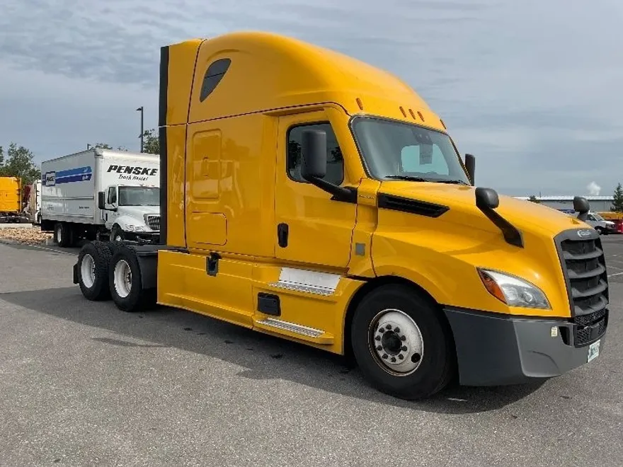 2022 Freightliner Cascadia 126" Sleeper Cab photo 1