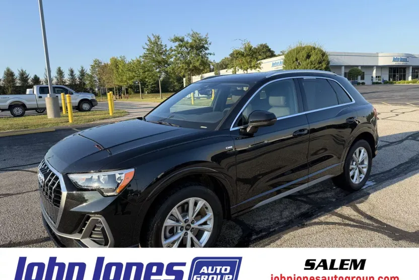 2021 Audi Q3 S line Premium photo 1