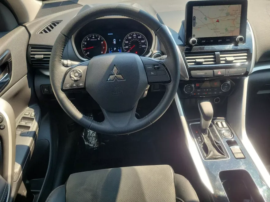 2023 Mitsubishi Eclipse Cross SEL photo 11